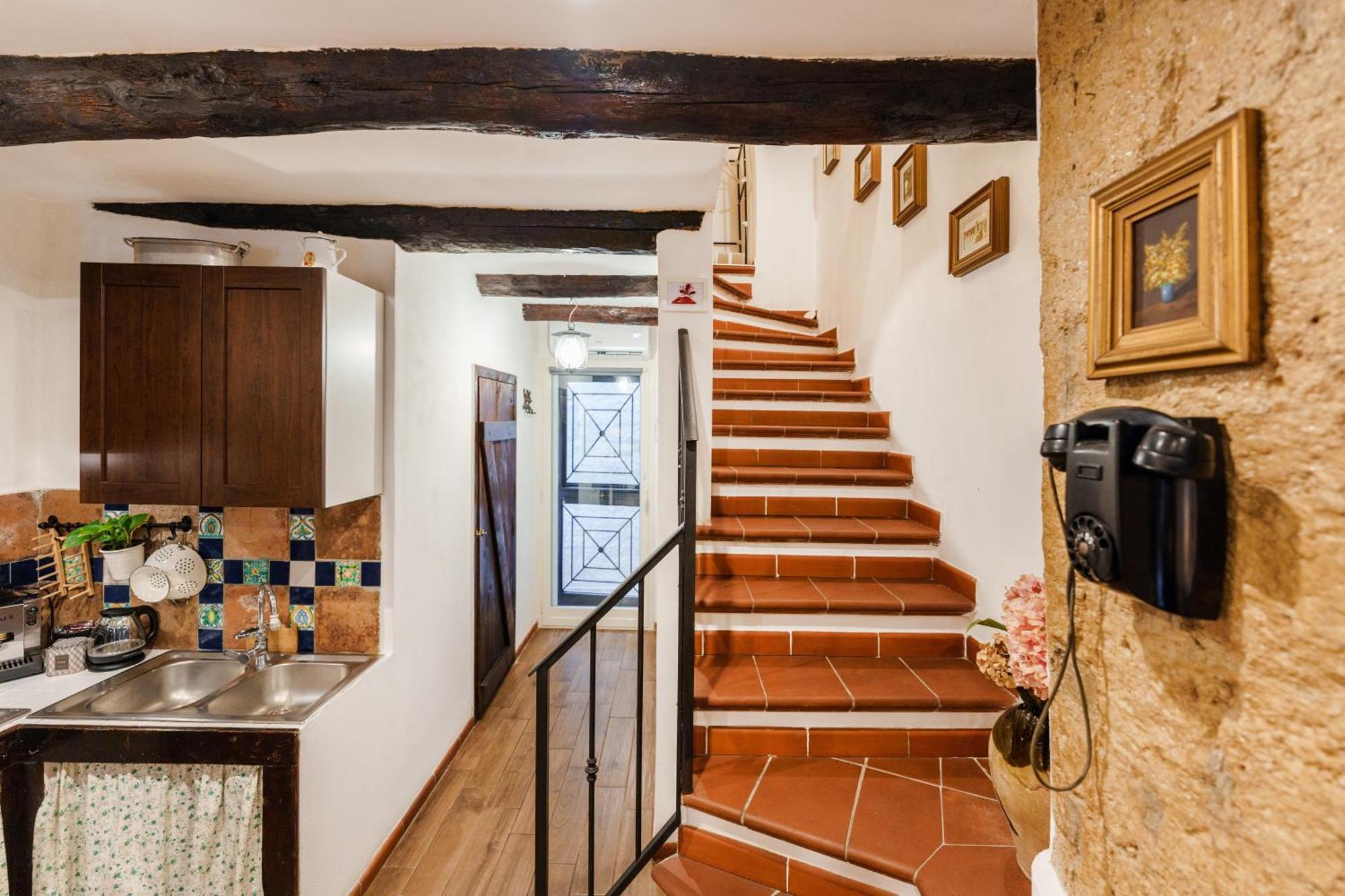 La Storia Apartment Наполи Екстериор снимка
